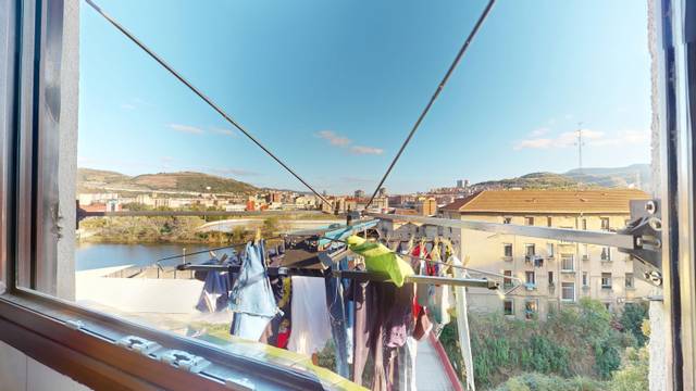 Piso en Venta en Irailaren Zortzia Kalea en Burtzeña