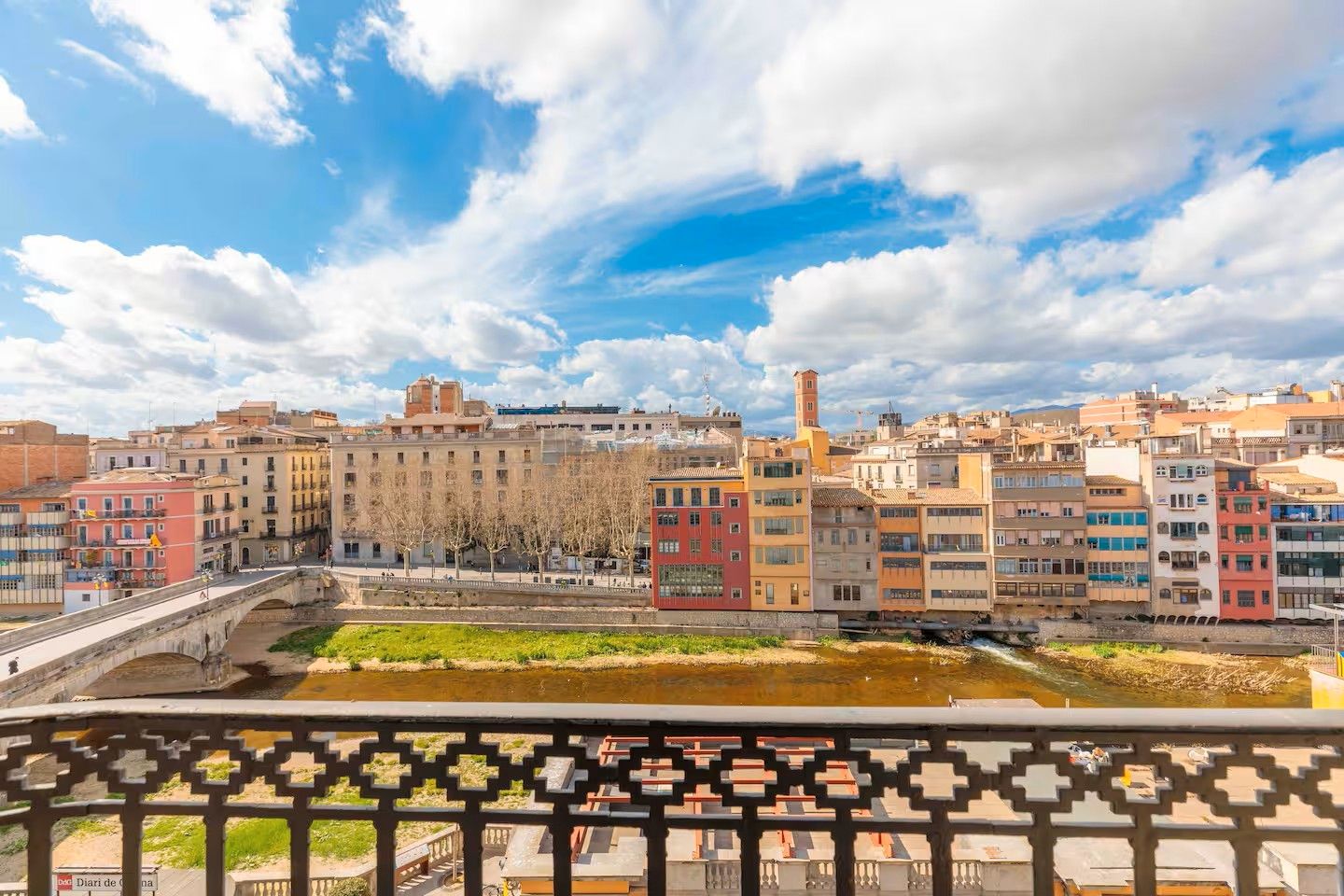 Vista exterior de Piso de alquiler en Girona Capital con Aire acondicionado, Calefacción y Amueblado