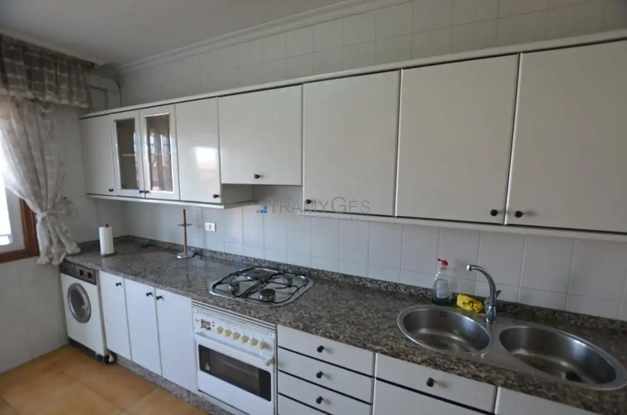 Kitchen of Flat for sale in Tui  with Storage room and Balcony