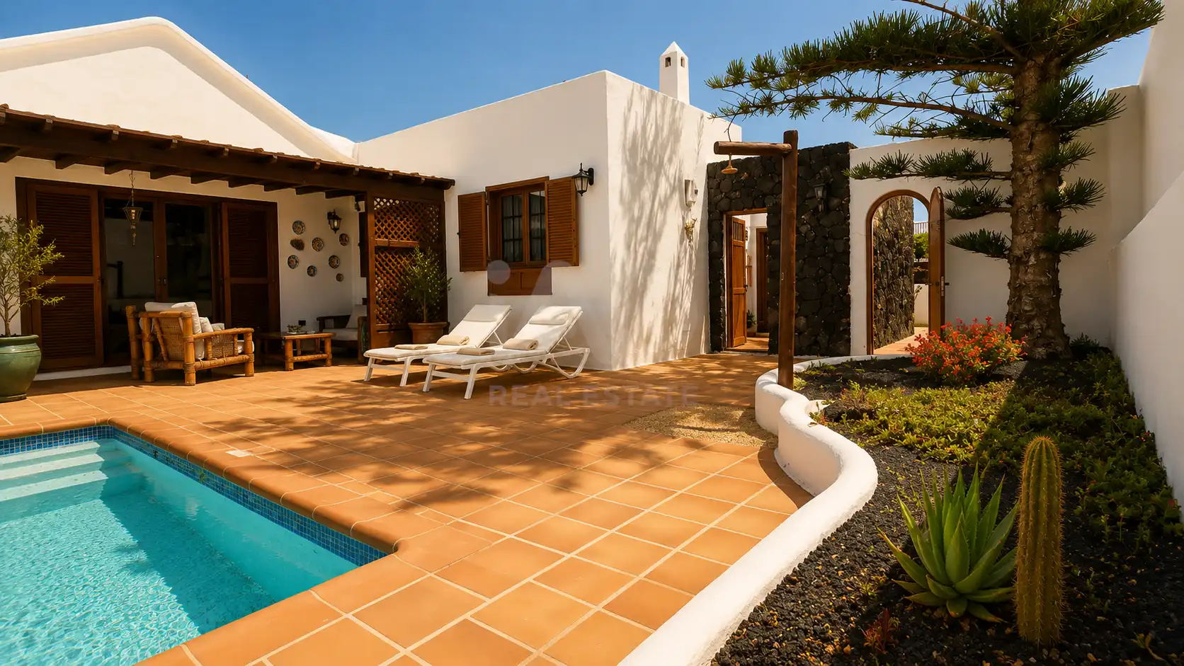 Vista exterior de Casa o xalet en venda en Arrecife amb Piscina