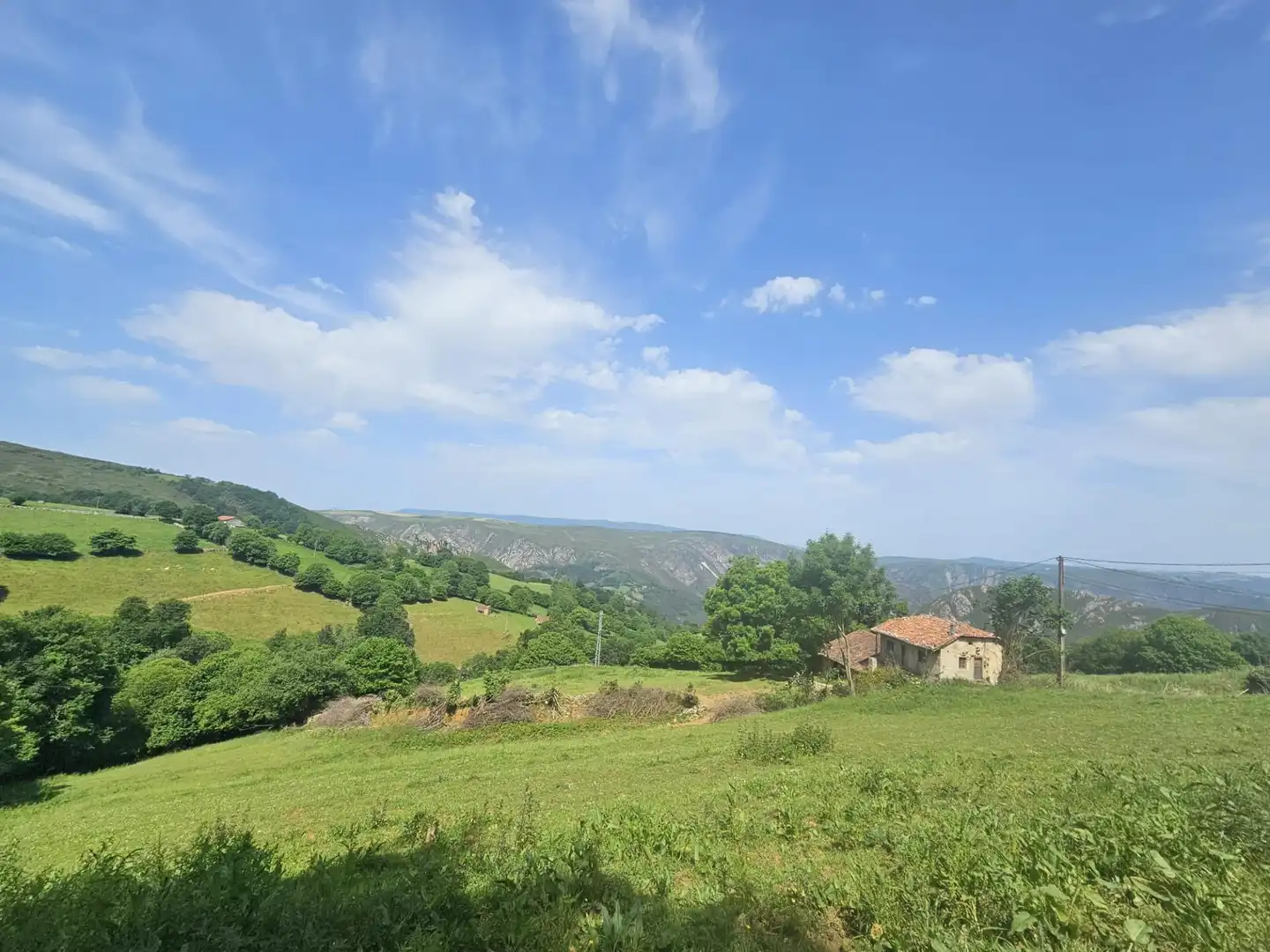 Country house zum Verkauf in Belmonte de Miranda mit Privatgarten und Abstellraum