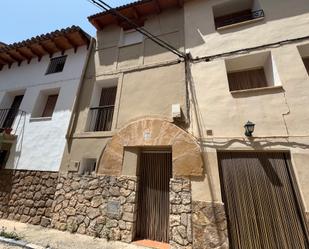 Vista exterior de Casa adosada en venda en La Codoñera amb Moblat i Balcó