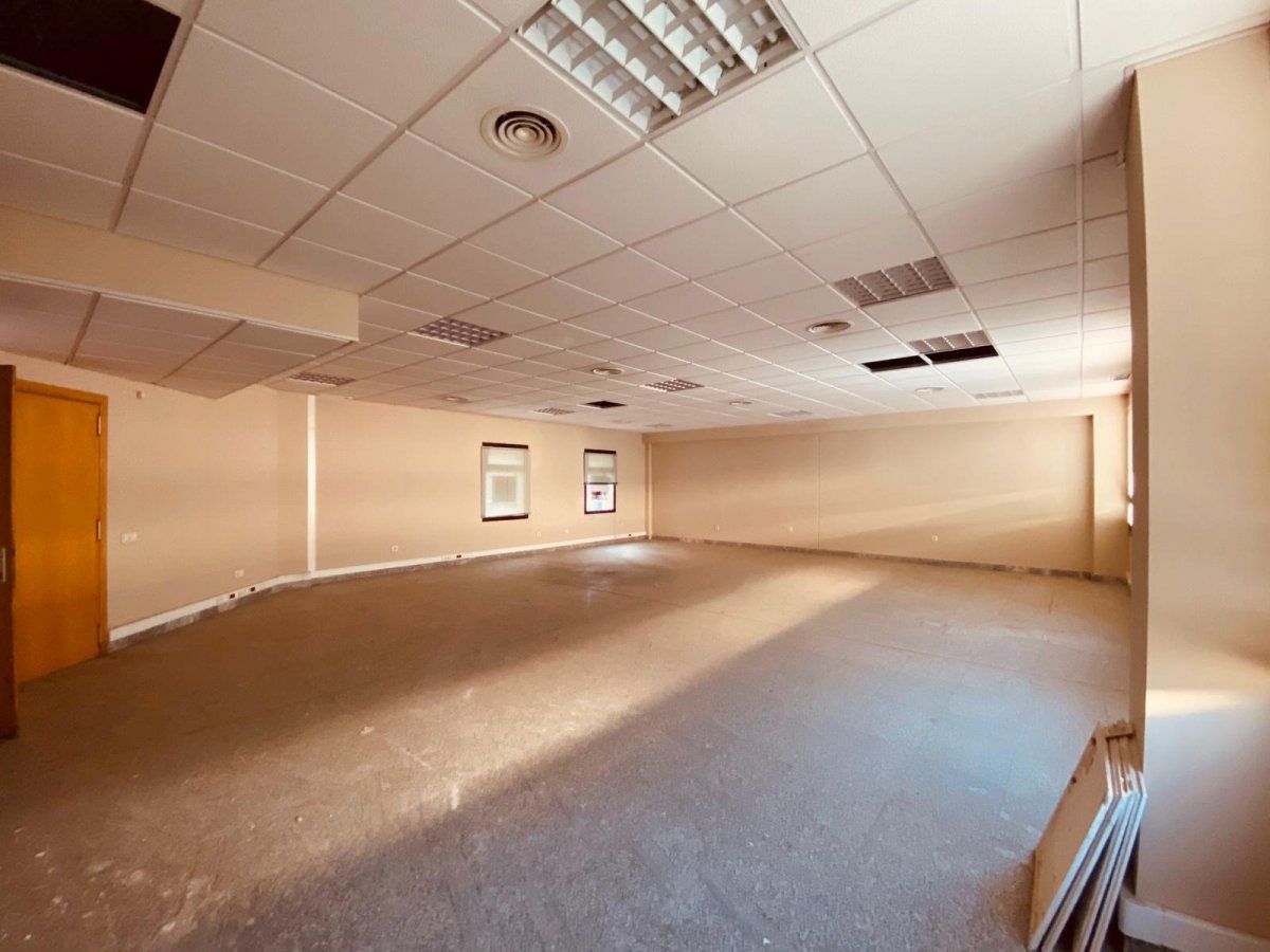 Office for sale in  Sevilla Capital  with Air Conditioner and Heating