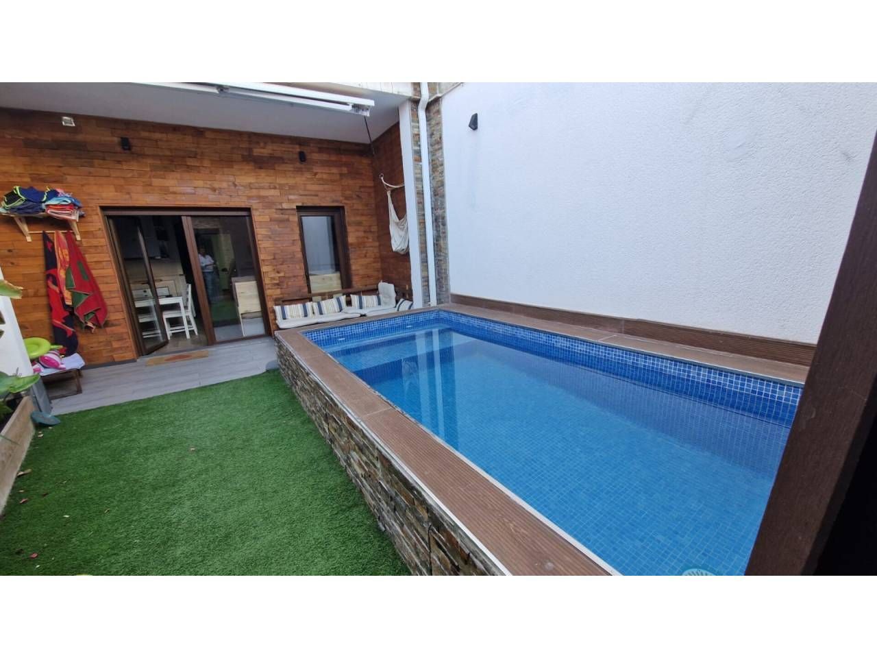 Piscina de Casa adosada en venda en Ciudad Rodrigo amb Aire condicionat, Jardí privat i Parquet