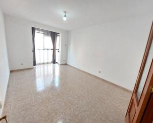 Living room of Flat for sale in Fuenlabrada  with Terrace and Balcony