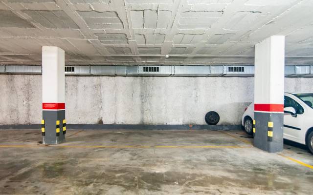 Garaje en Venta en Carrer d'Antoni Mestres Jané en Les Clotes