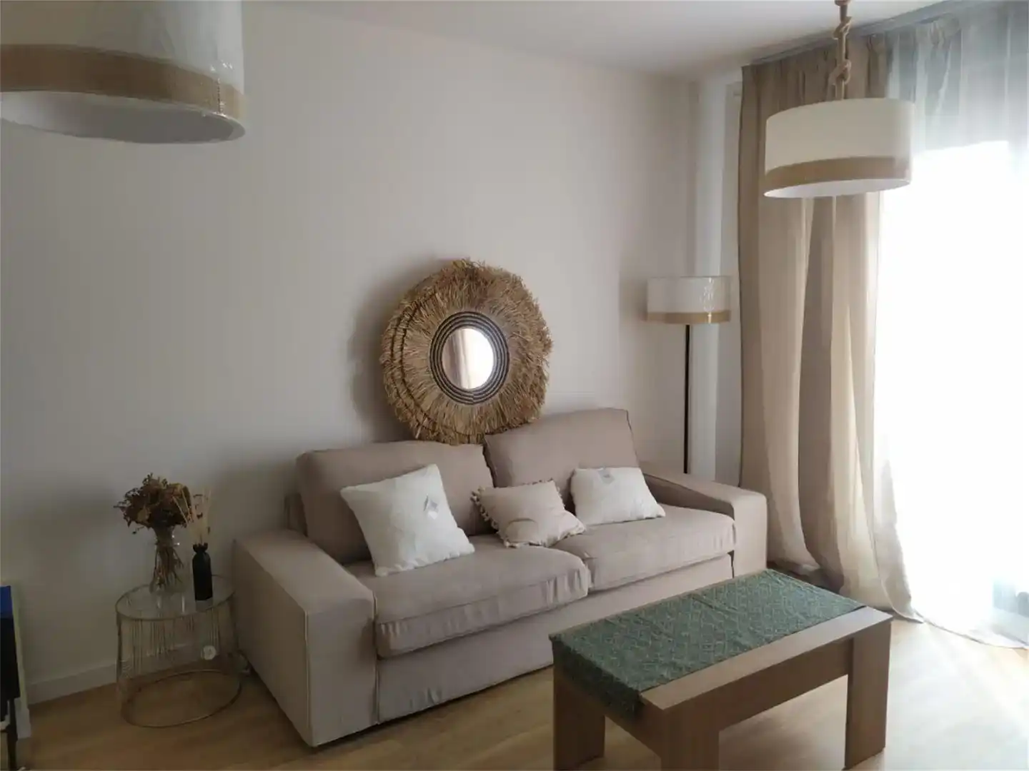 Living room of Flat for share in Castilleja de la Cuesta  with Air Conditioner, Parquet flooring and Swimming Pool