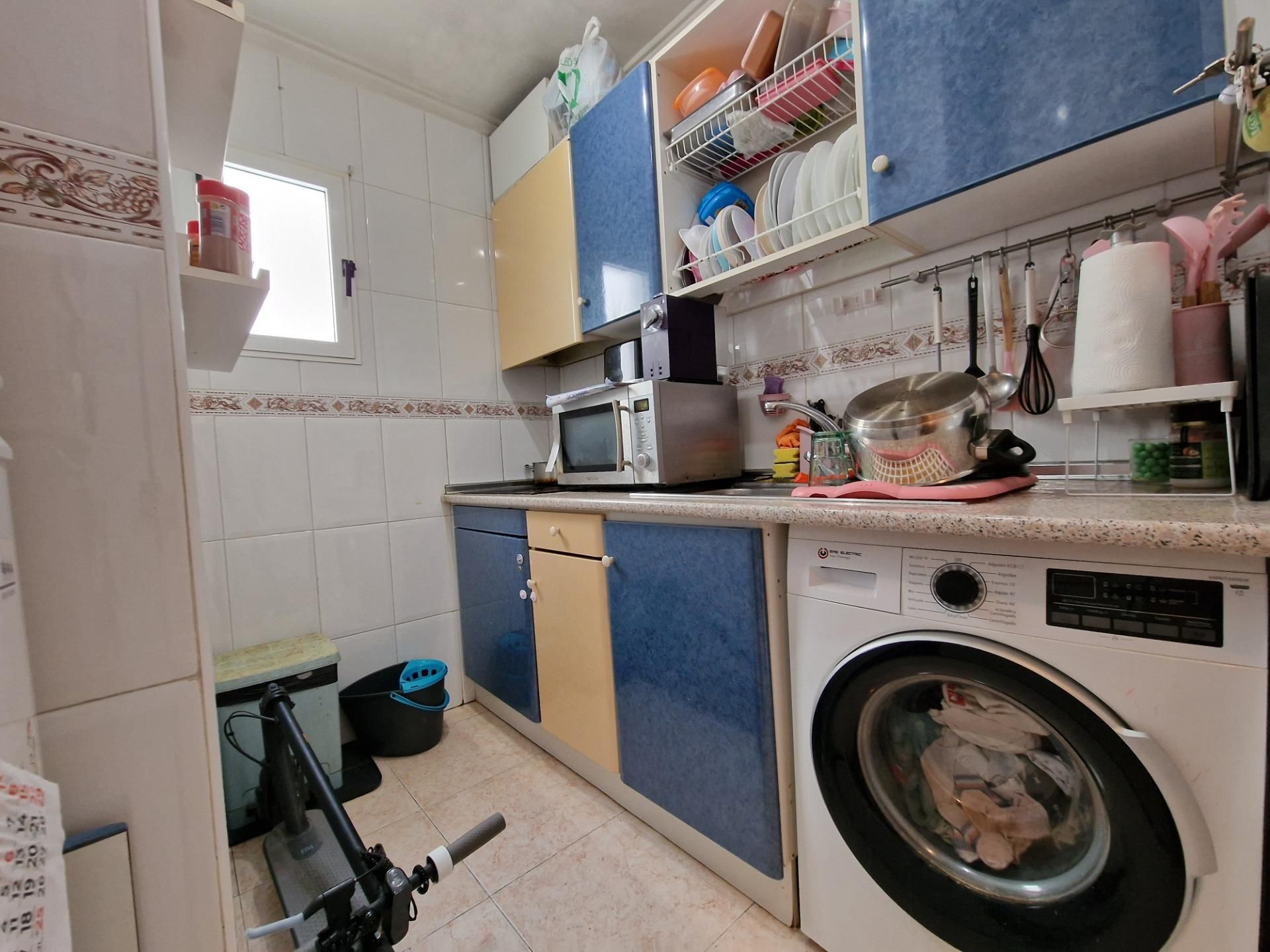Cocina de Apartamento en venta en Torrevieja con Terraza, Balcón y Piscina comunitaria