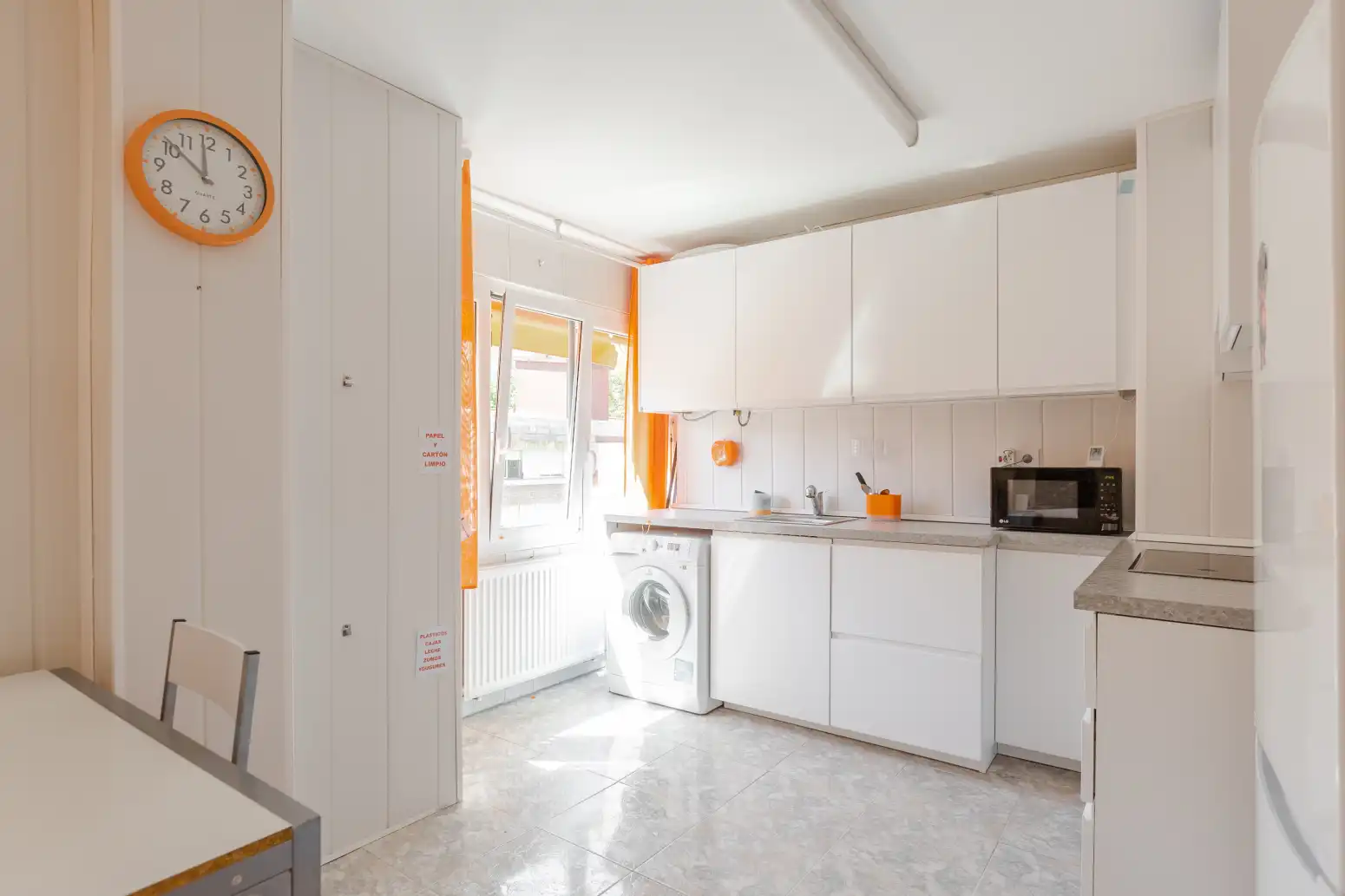 Küche von Wohnung zum Verkauf in  Pamplona / Iruña mit Klimaanlage, Heizung und Abstellraum