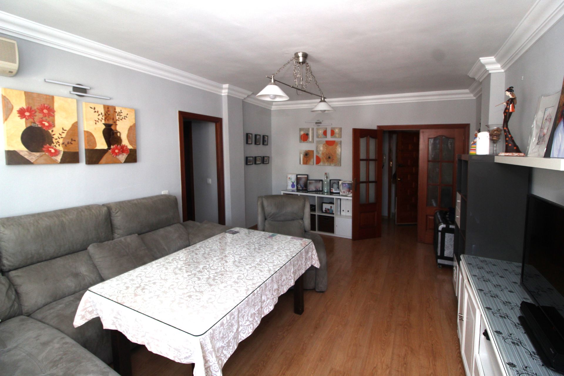 Living room of Flat for sale in Ronda  with Air Conditioner, Parquet flooring and Terrace