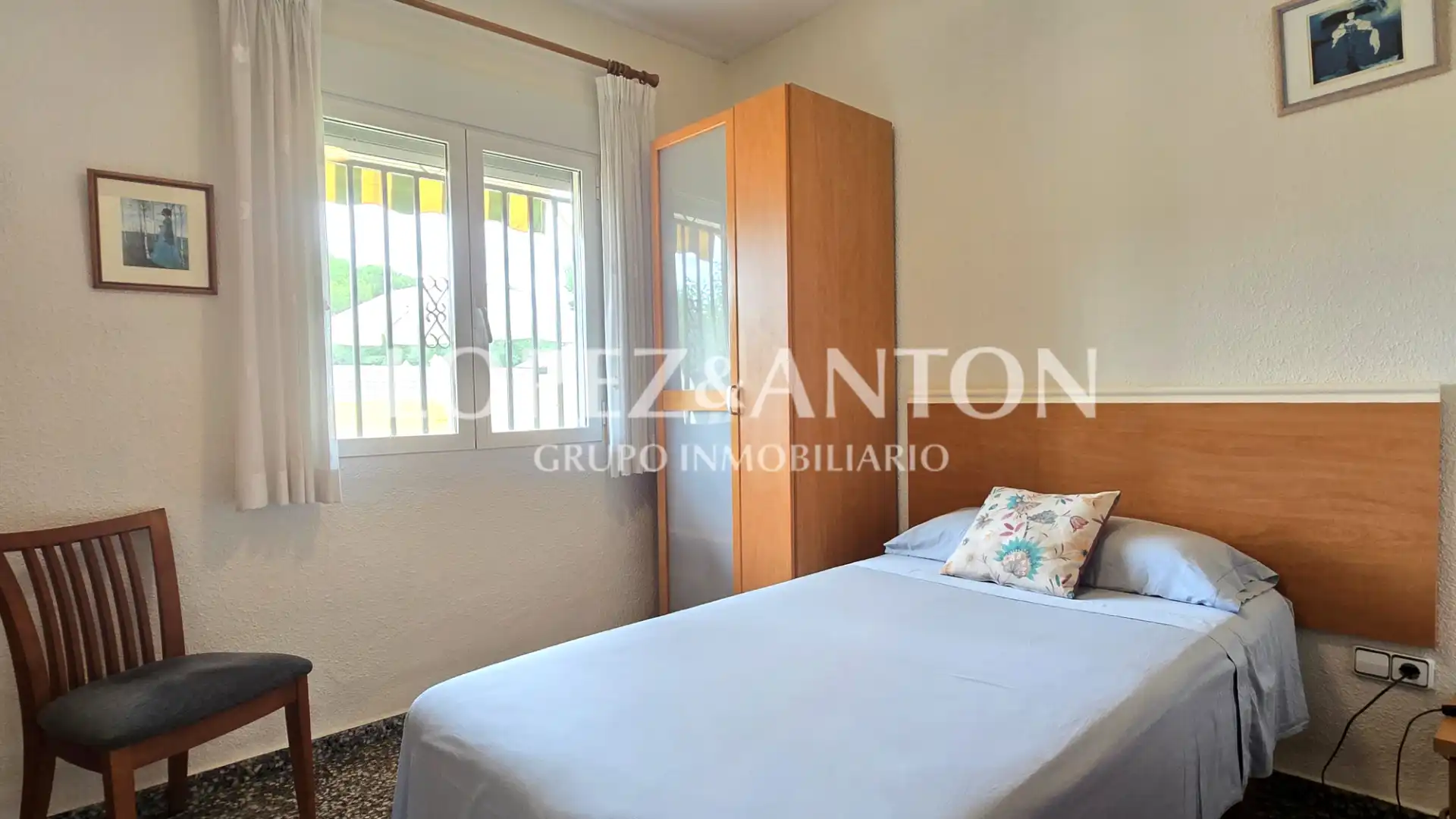 Bedroom of Houses for sale in L'Eliana  with Air Conditioner, Private garden and Terrace