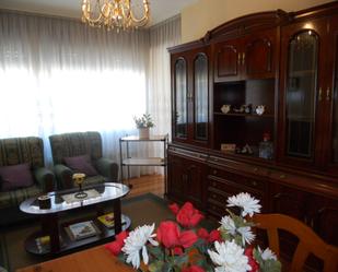 Living room of Flat to rent in Santiago de Compostela   with Heating, Furnished and Oven