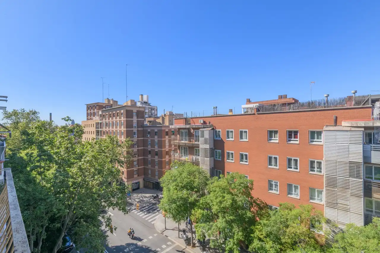 Vista exterior de Piso en venta en Barcelona con Aire acondicionado, Calefacción y Balcón