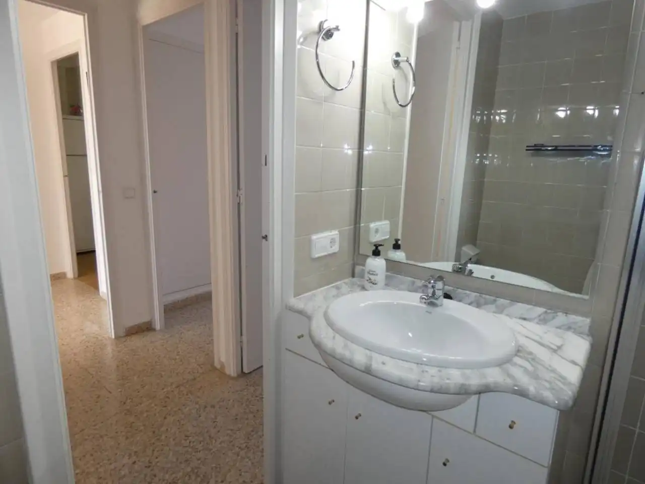 Bathroom of Flat for sale in Sant Feliu de Guíxols  with Terrace and Community pool