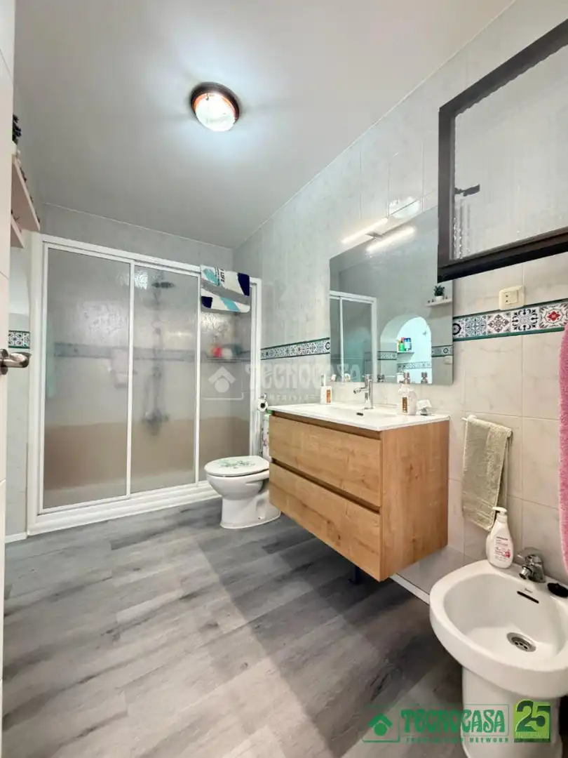 Baño de Casa adosada en venta en Santa Cruz de la Zarza con Aire acondicionado y Terraza