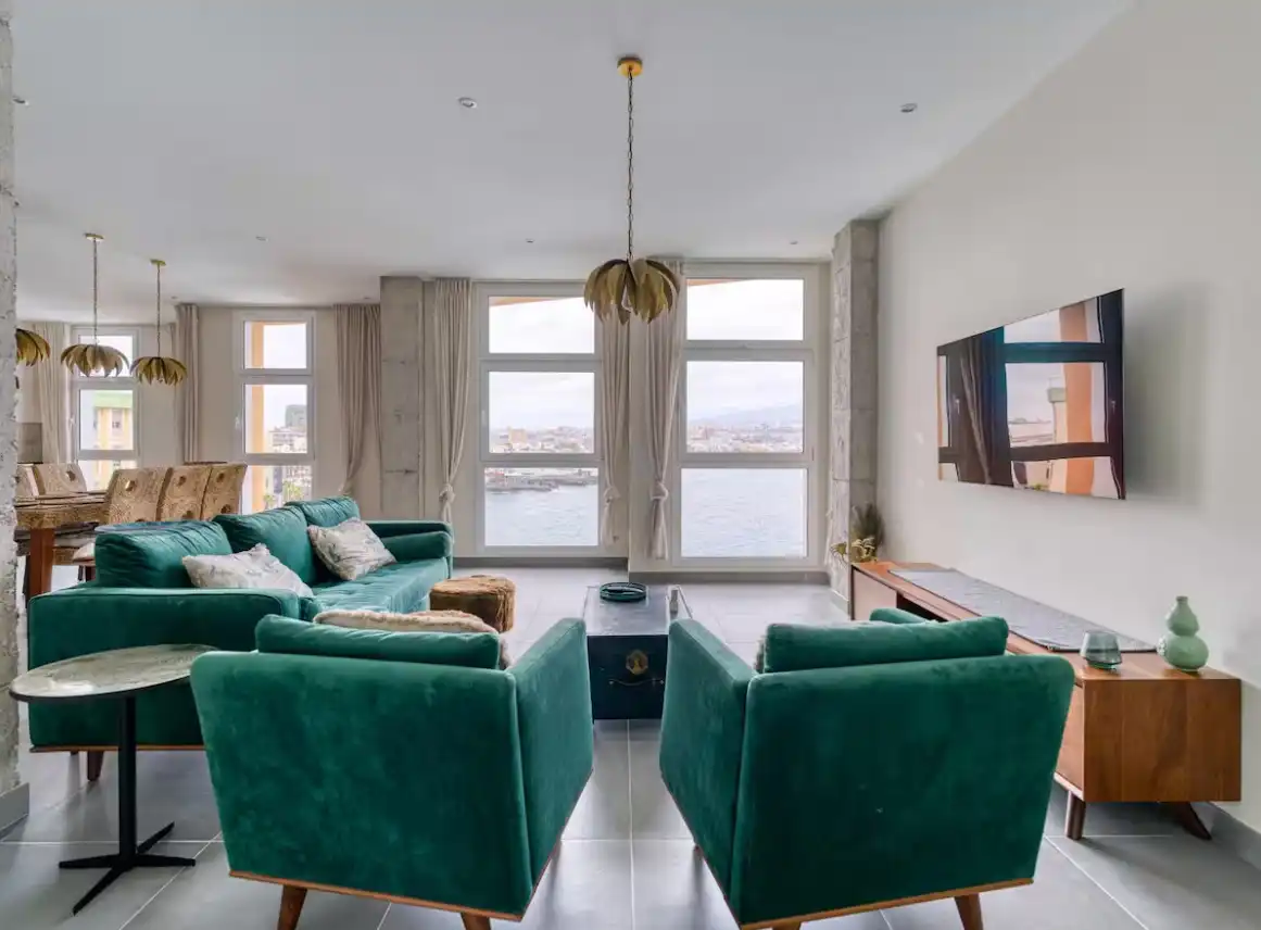 Sala d'estar de Apartament de lloguer en Las Palmas de Gran Canaria amb Aire condicionat, Calefacció i Parquet