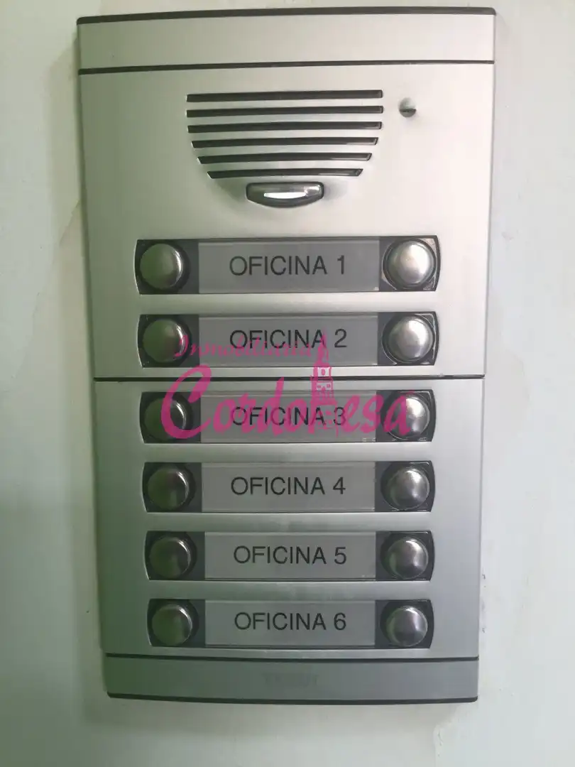 Oficina de alquiler en Alcolea