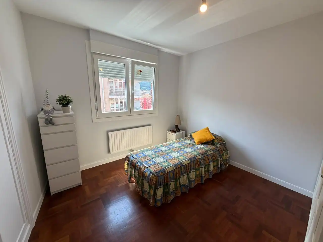 Habitación de Piso en venta en Castro-Urdiales con Calefacción, Parquet y Balcón