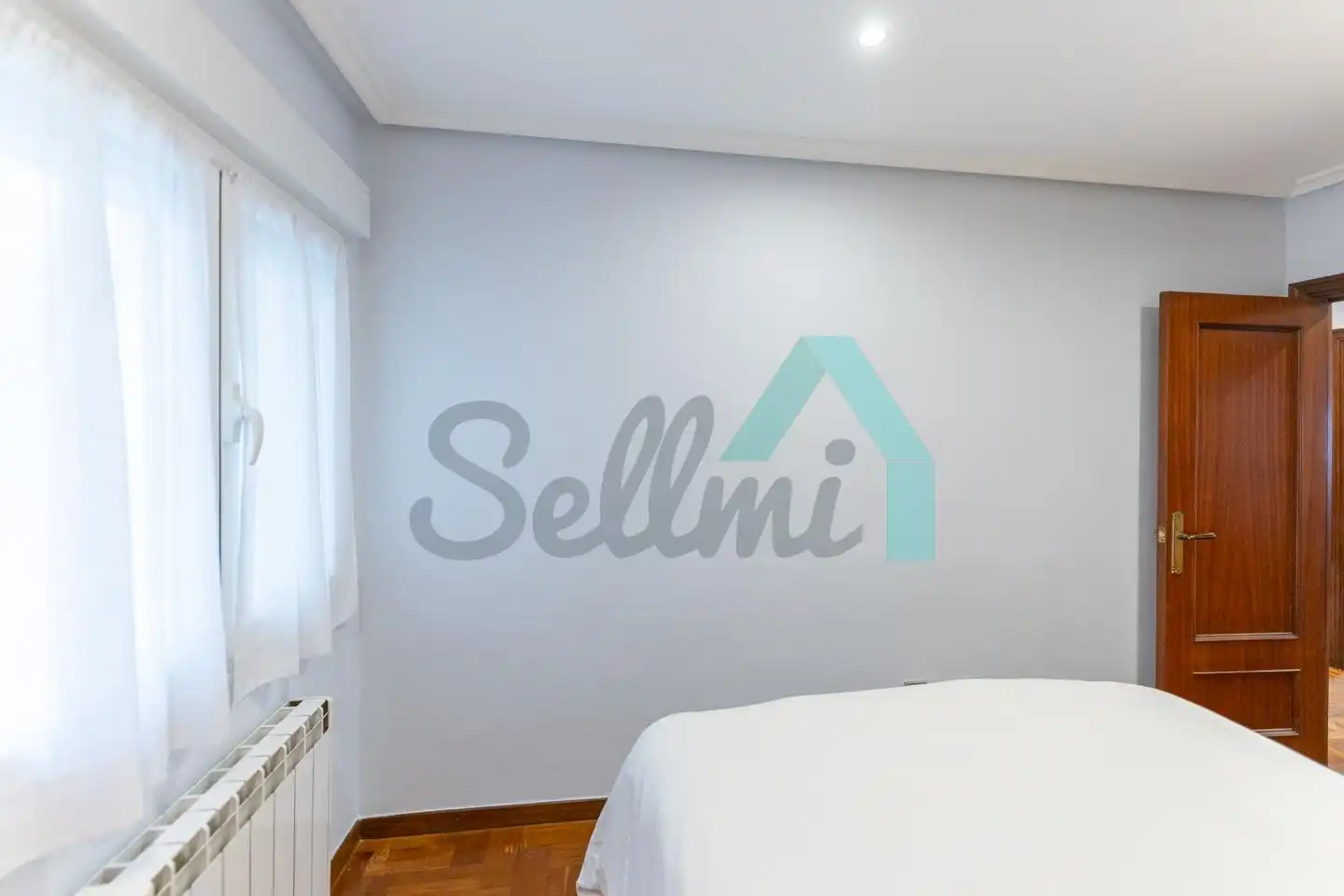 Habitación de Piso de alquiler en Gijón  con Calefacción, Parquet y Amueblado