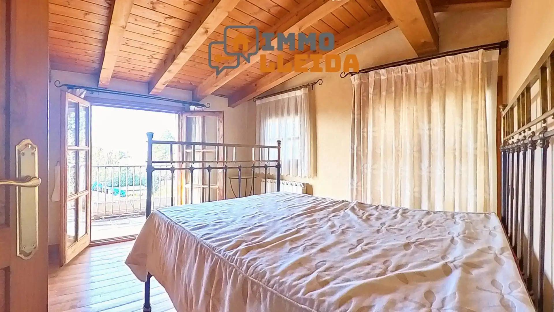 Casa con terraza en venta en Calle Sant Armengol 4, imagen 20