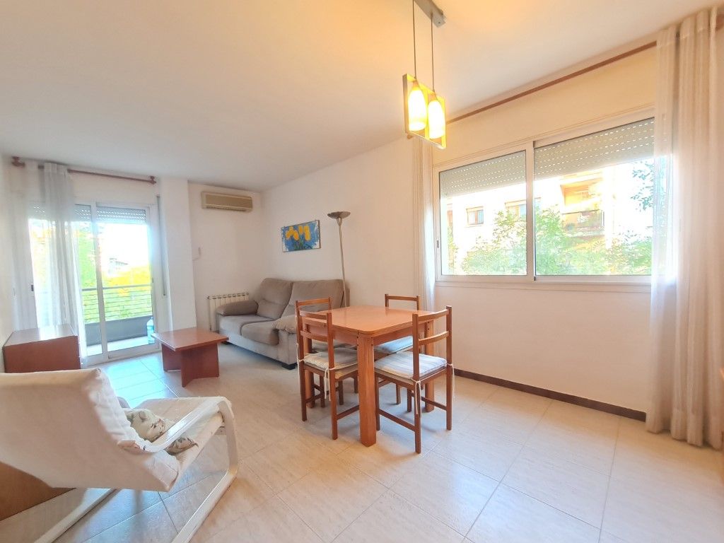 Bedroom of Flat to rent in Girona Capital