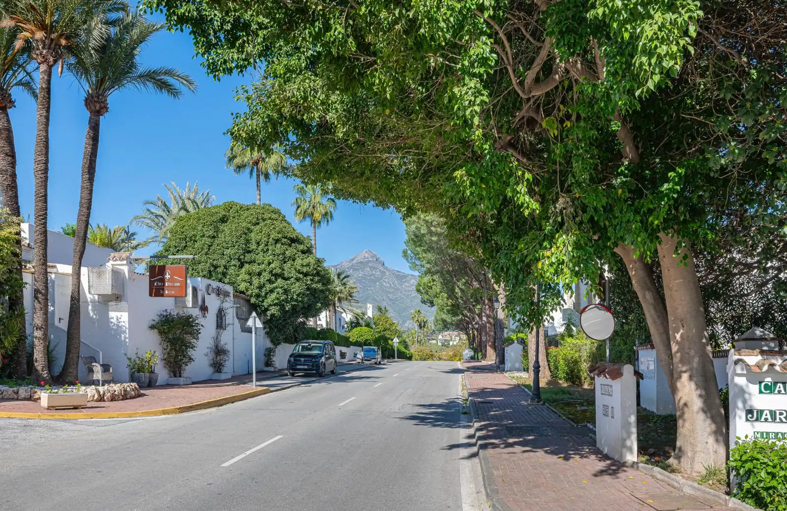 Vista exterior de Casa adosada de alquiler en Marbella con Aire acondicionado, Jardín privado y Trastero