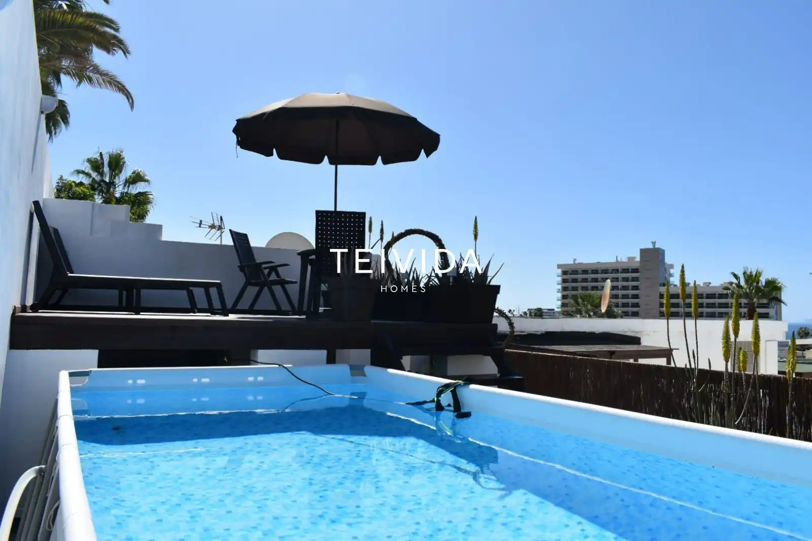 Piscina de Casa adosada de lloguer en Santiago del Teide amb Piscina i Moblat