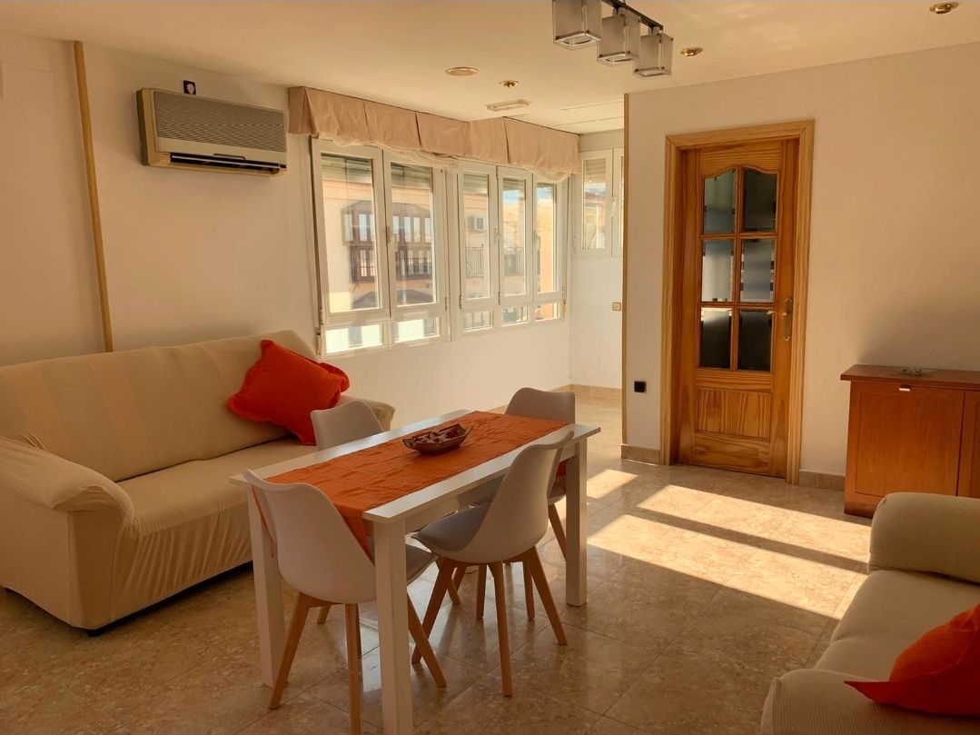 Living room of Attic for rent in  Jaén Capital  with Air Conditioner, Furnished and Oven