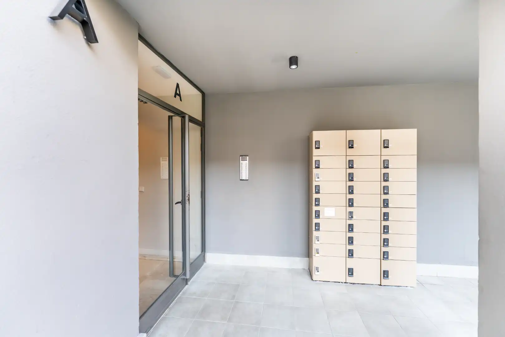 Wohnung zum Verkauf in Madrid mit Klimaanlage, Terrasse und Abstellraum