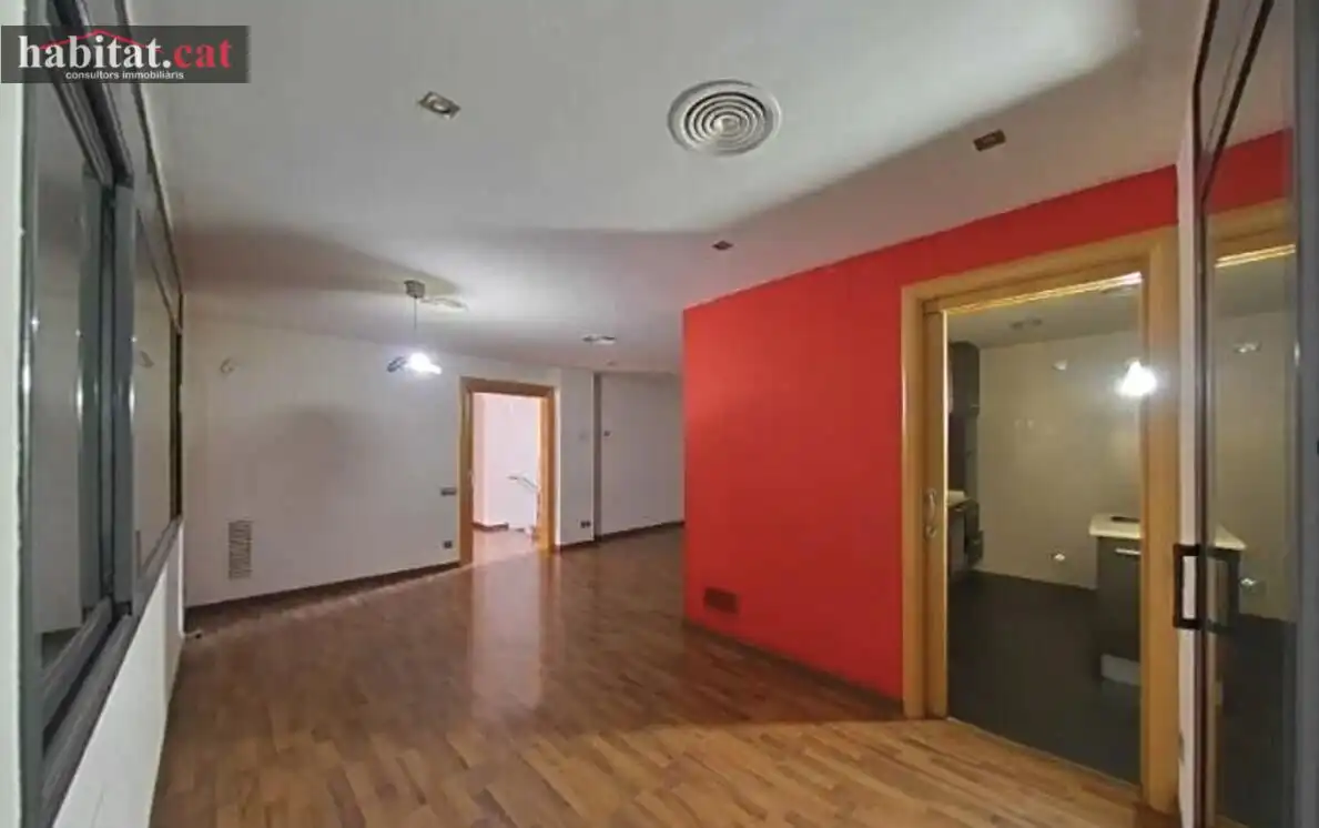 Casa o chalet en venta en Vilanova i la Geltrú con Piscina y Balcón