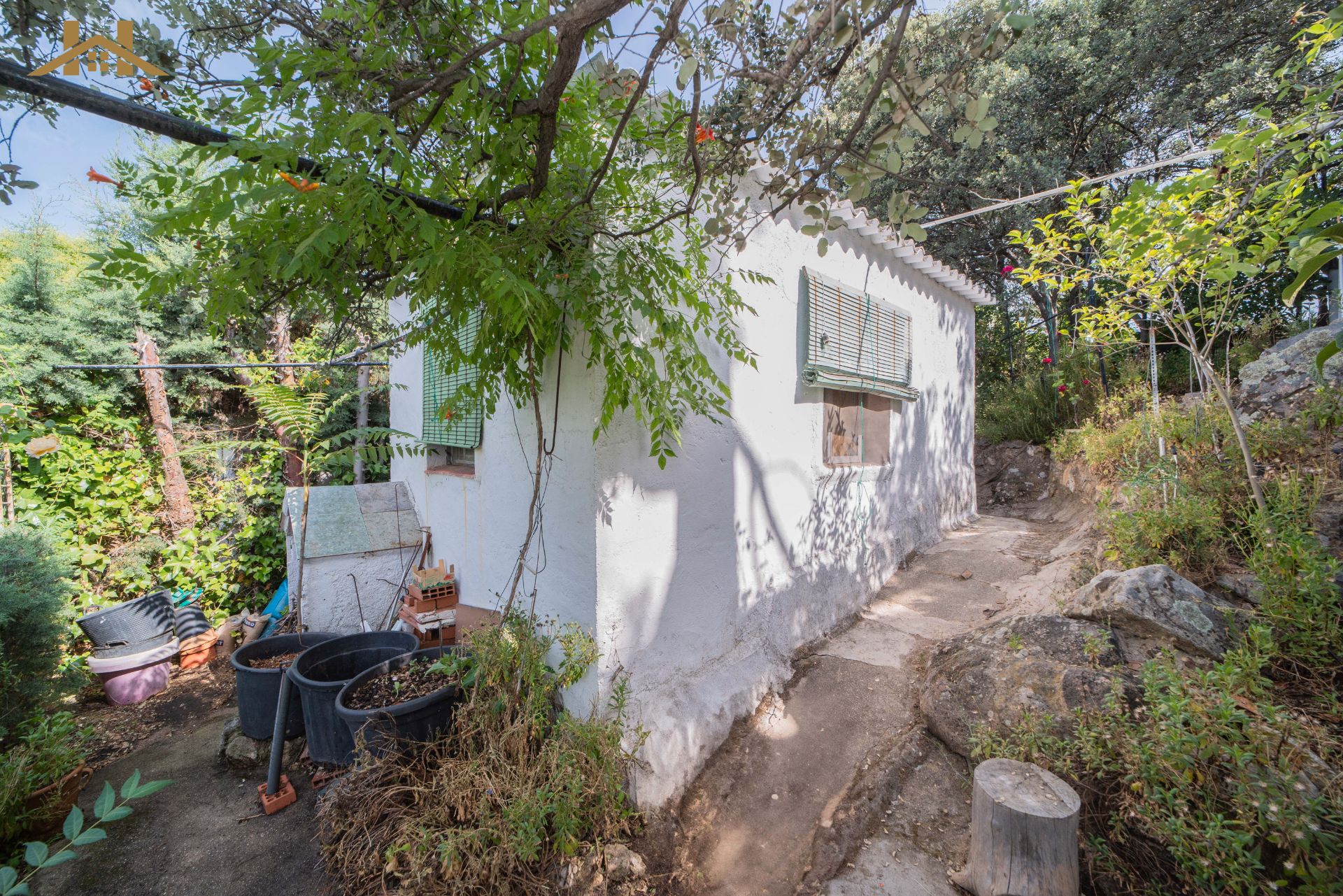 Vista exterior de Casa o xalet en venda en Villa del Prado amb Jardí privat, Terrassa i Traster