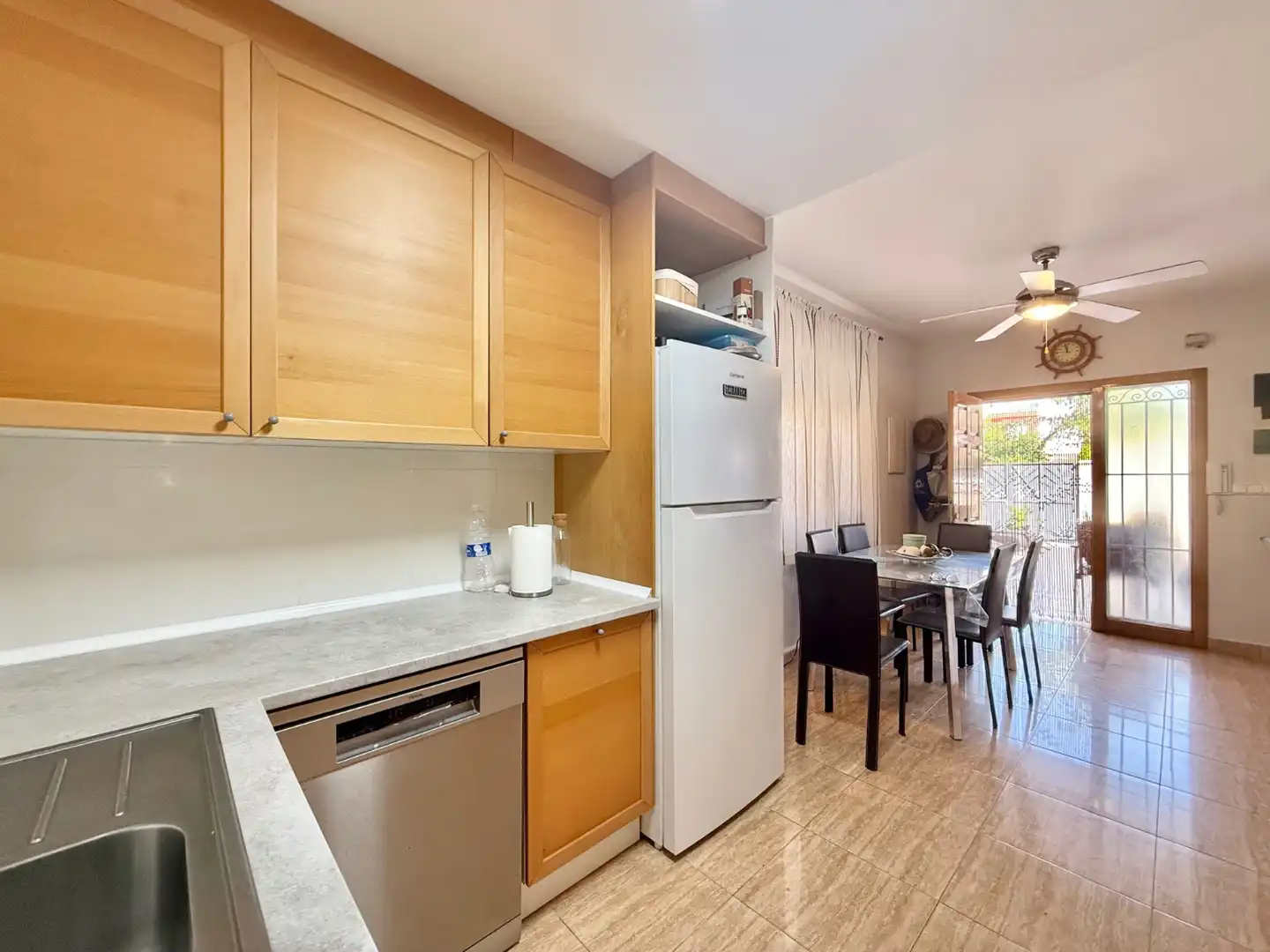 Cocina de Casa adosada de alquiler en Pilar de la Horadada con Aire acondicionado, Calefacción y Jardín privado