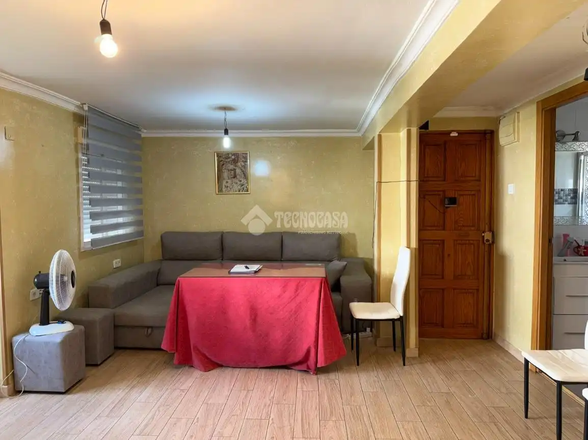 Sala d'estar de Pis en venda en Sevilla amb Aire condicionat