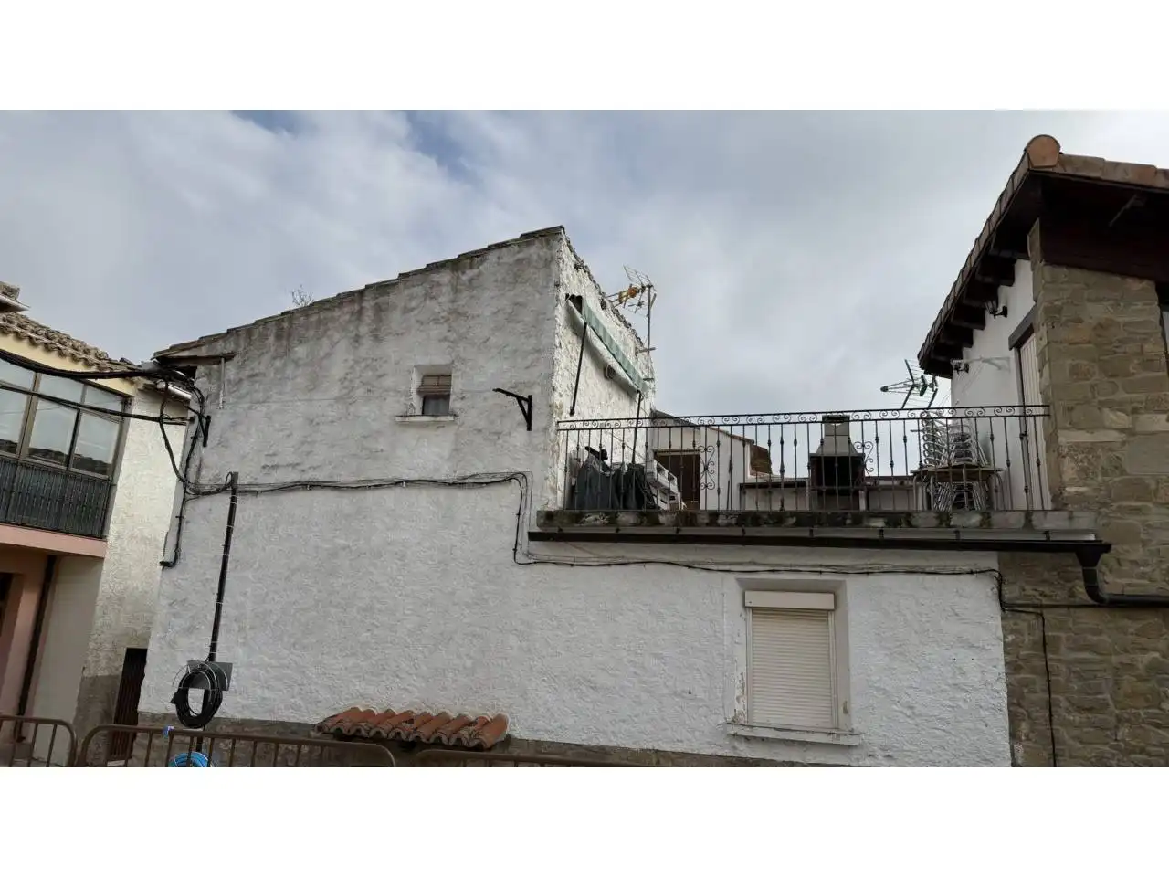 Vista exterior de Casa o xalet en venda en Artajona amb Calefacció i Terrassa
