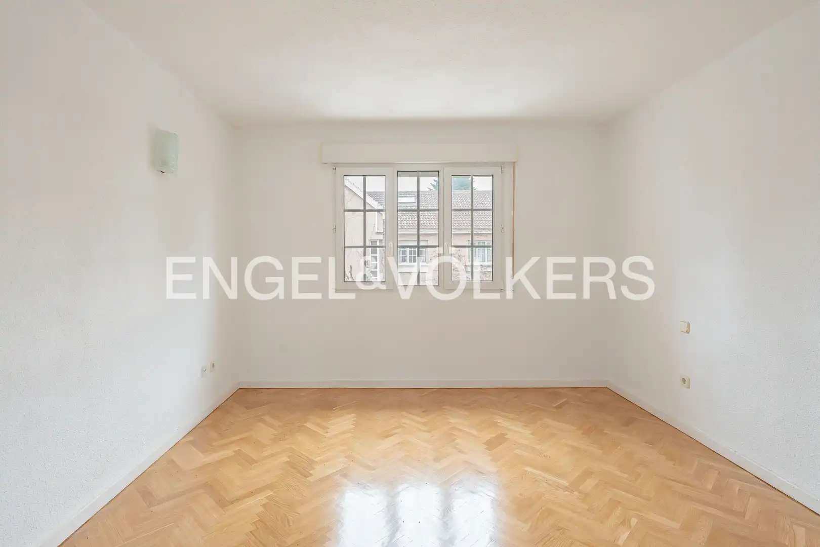 Sala d'estar de Casa adosada de lloguer en Villanueva de la Cañada amb Calefacció, Jardí privat i Parquet