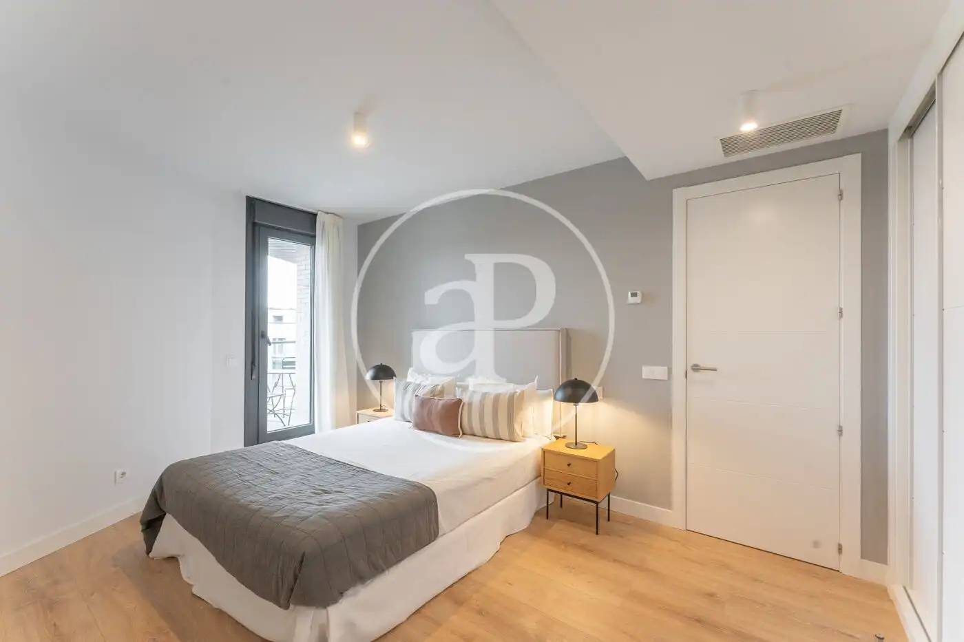 Schlafzimmer von Wohnung zur Miete in Madrid mit Klimaanlage, Heizung und Privatgarten