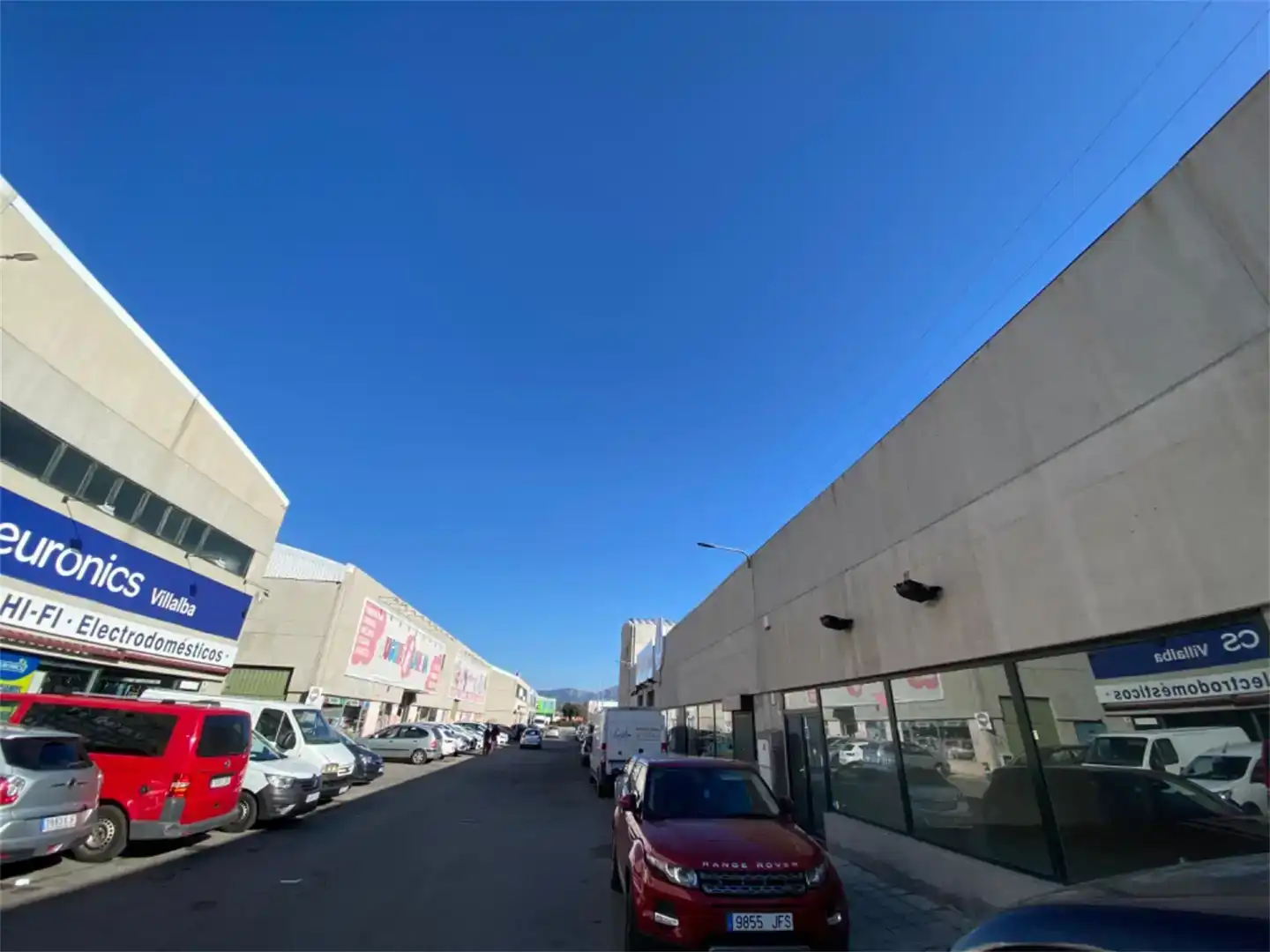 Außenansicht von Fabrikhallen zur Miete in Collado Villalba