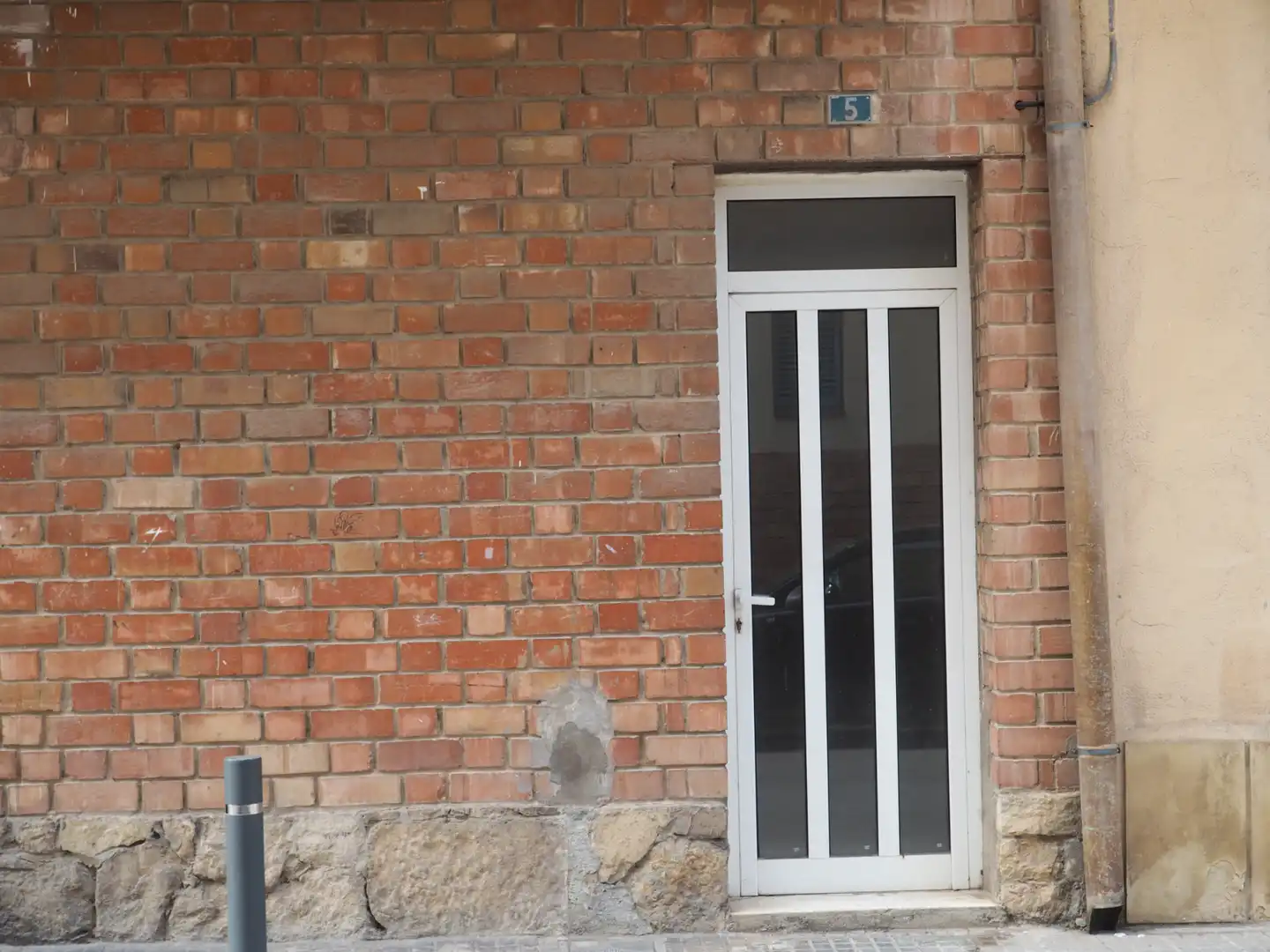 Vista exterior de Piso en venta en Flix con Aire acondicionado
