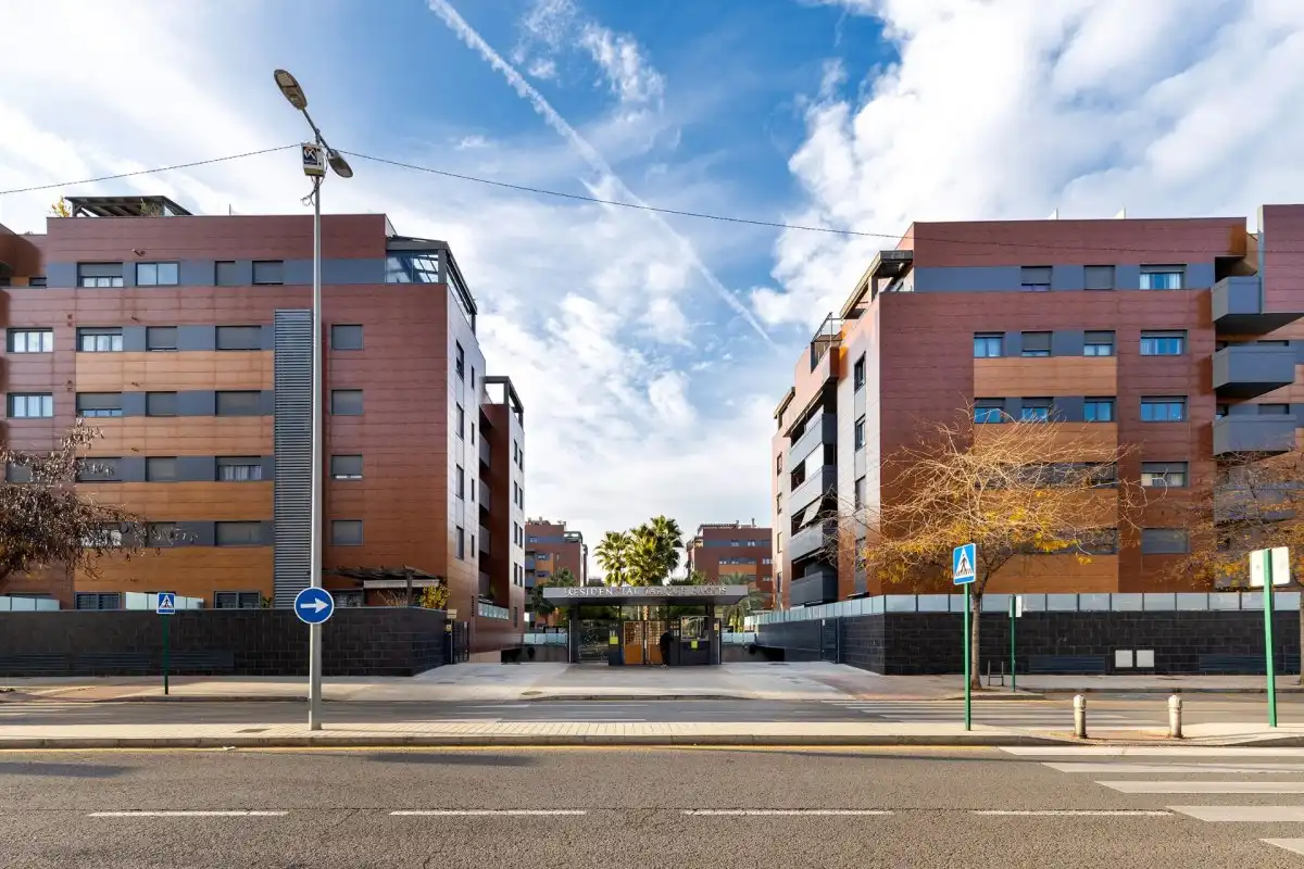Exterior view of Flat for rent in Granada  with Heating, Private garden and Storage room