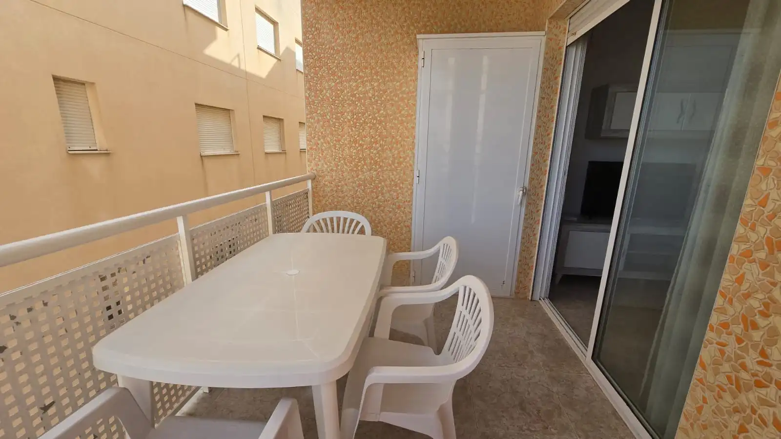 Apartment with terrace for sale in Miramar