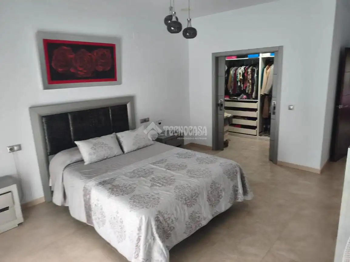 Dormitori de Casa adosada en venda en La Carlota amb Aire condicionat i Calefacció