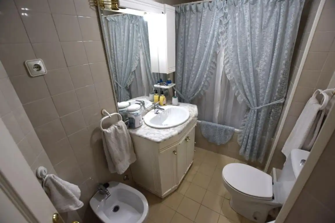 Bathroom of Flat for sale in Fuenlabrada