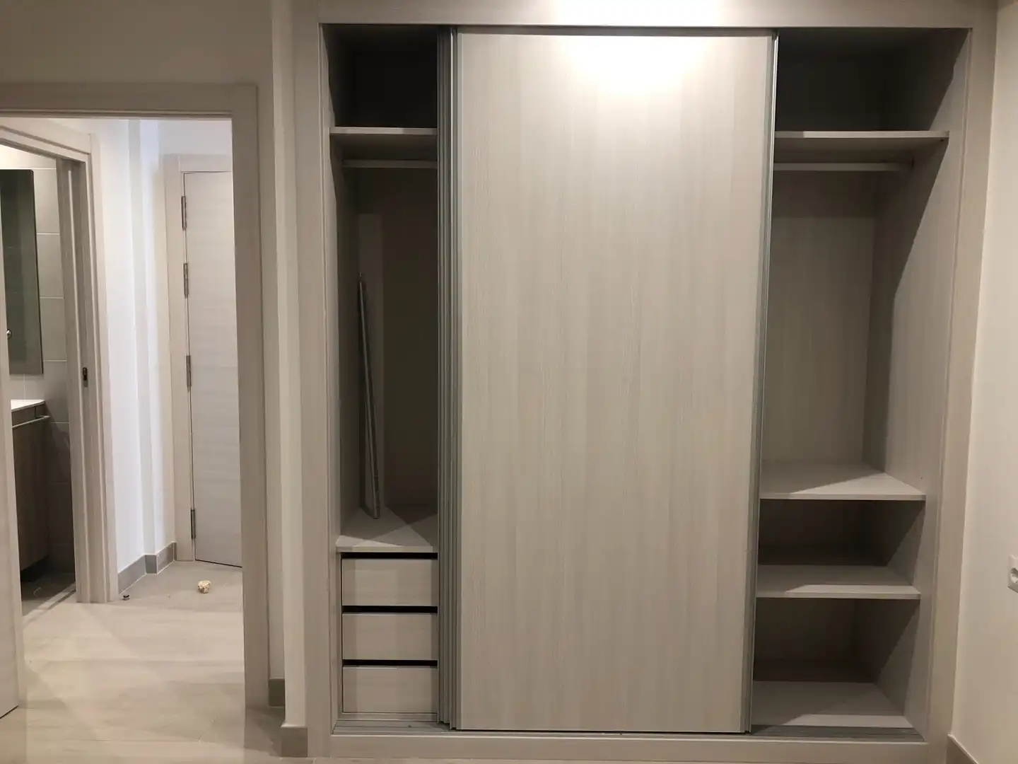 Schlafzimmer von Wohnungen zur Miete in Vigo  mit Heizung, Ofen und Waschmaschine