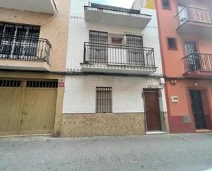 Exterior view of Single-family semi-detached for sale in  Sevilla Capital