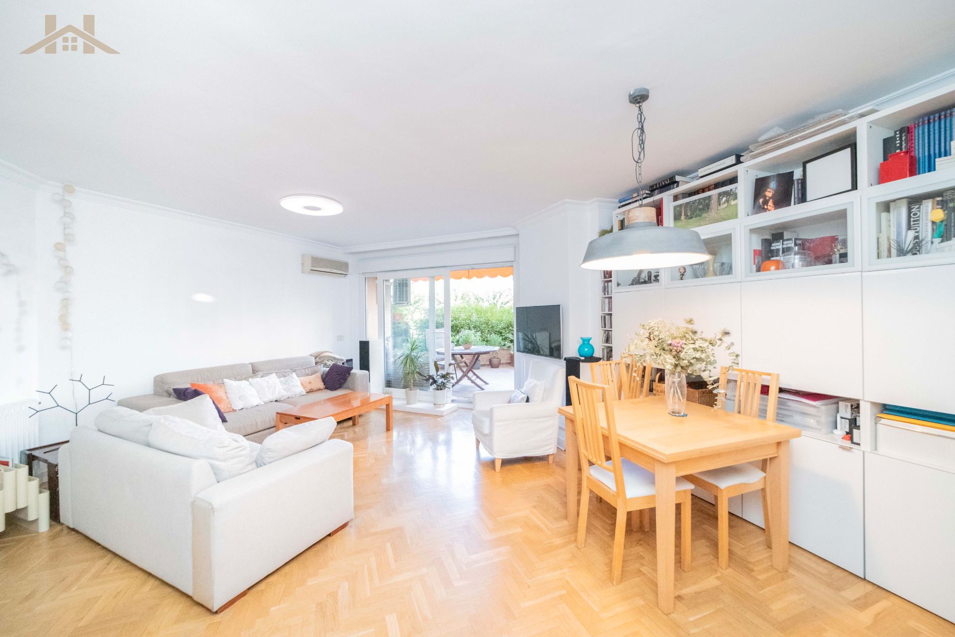 Sala d'estar de Pis en venda en Pozuelo de Alarcón amb Aire condicionat, Calefacció i Terrassa