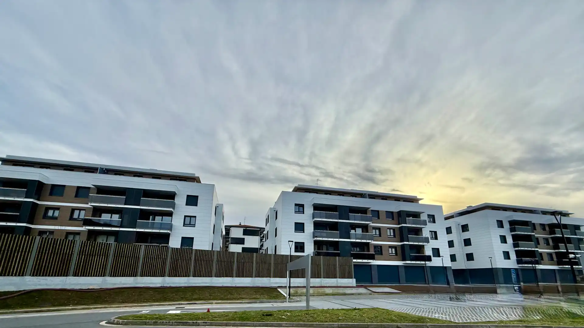 Exterior view of Apartments for sale in Irun   with Heating, Oven and Washing machine