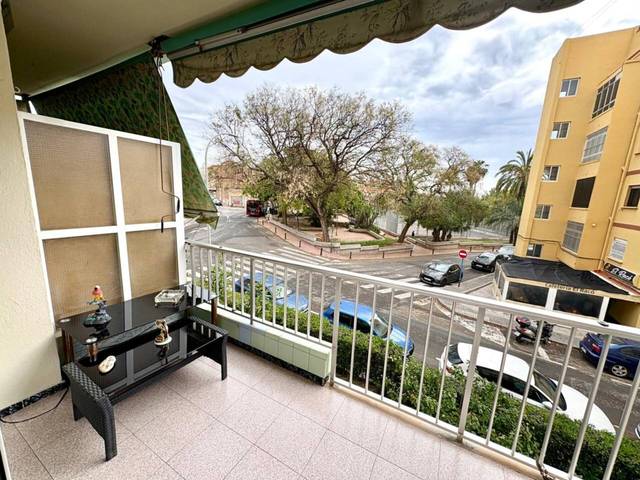 Piso en Venta en Calle Cooperativa de San Gabriel en San Gabriel