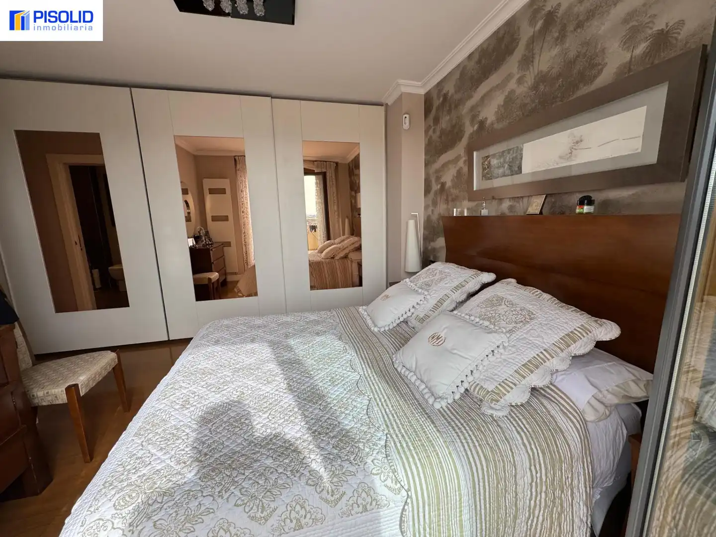 Habitación de Ático en venta en Valladolid con Calefacción, Parquet y Terraza