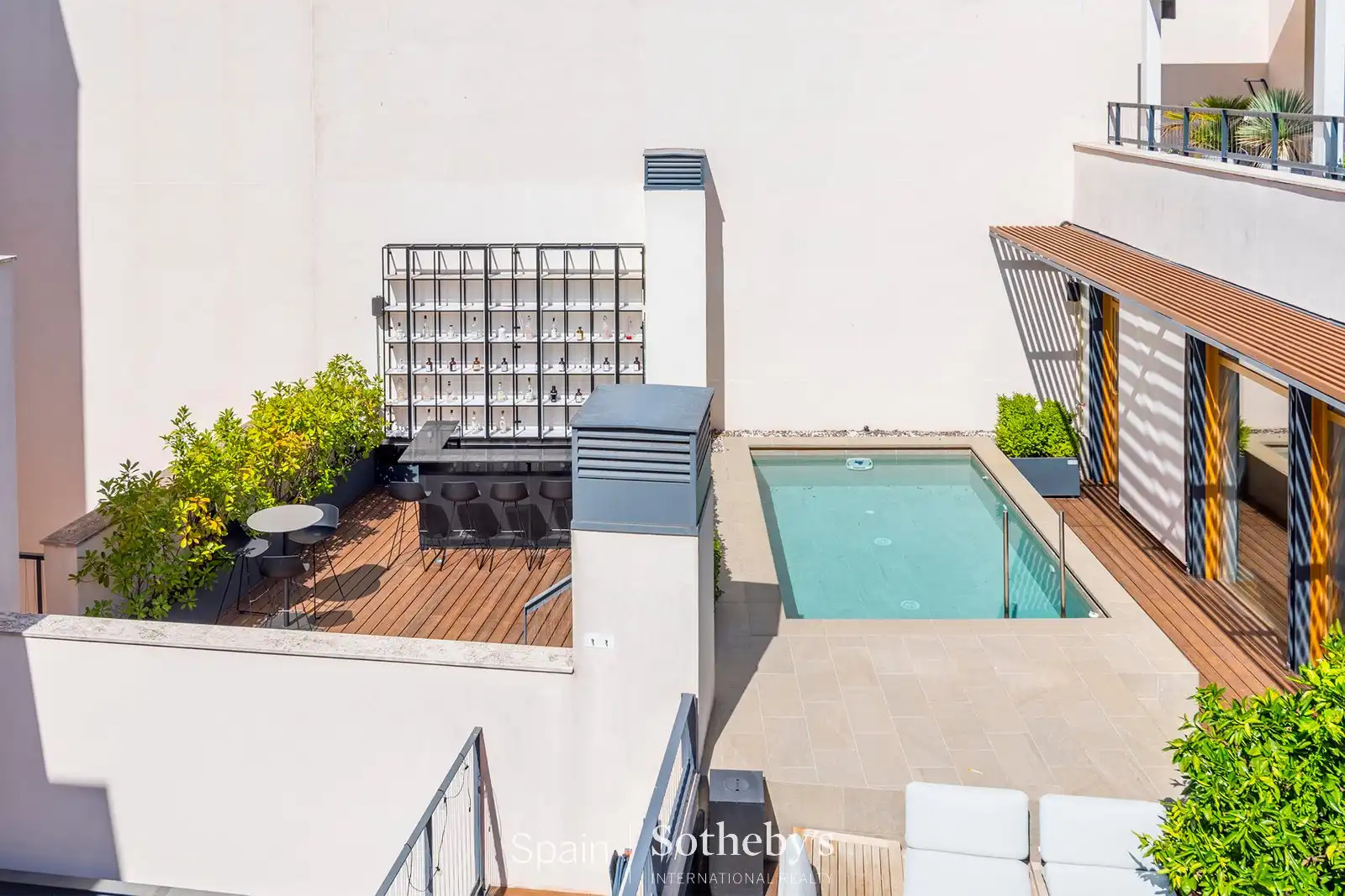 Piscina de Ático en venta en Madrid con Aire acondicionado, Calefacción y Jardín privado