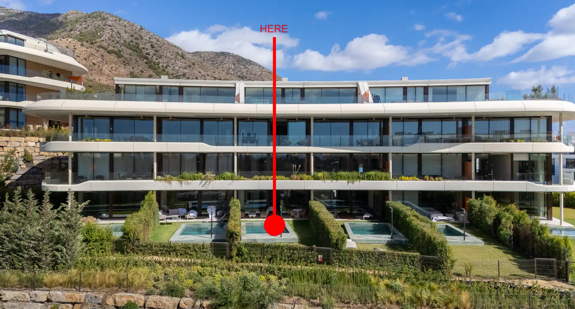 Vista exterior de Planta baixa en venda en Fuengirola amb Aire condicionat, Jardí privat i Terrassa